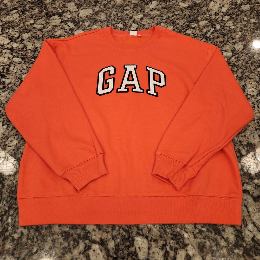 NWOT GAP Women's Coral Crewneck Sweatshirt With Embroidered Classic Logo - Picture 2 of 6